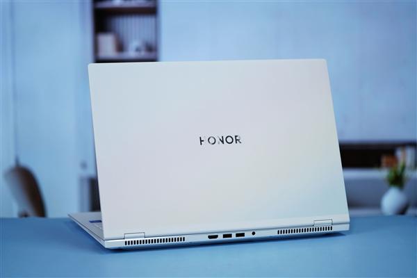 五彩斑斓的白！荣耀MagicBook Pro 16图赏