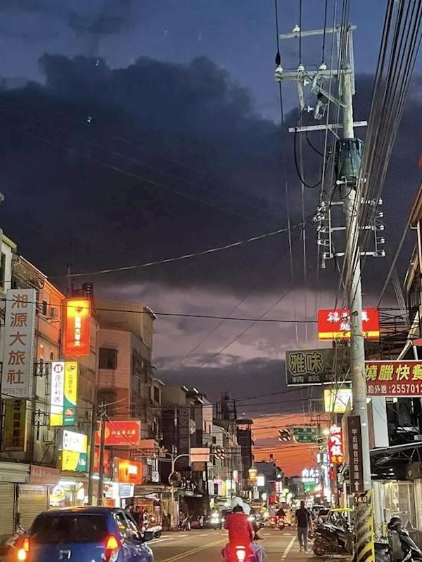 我国台湾7.3级强震前 网上惊现“天空异象”照片：专家解读